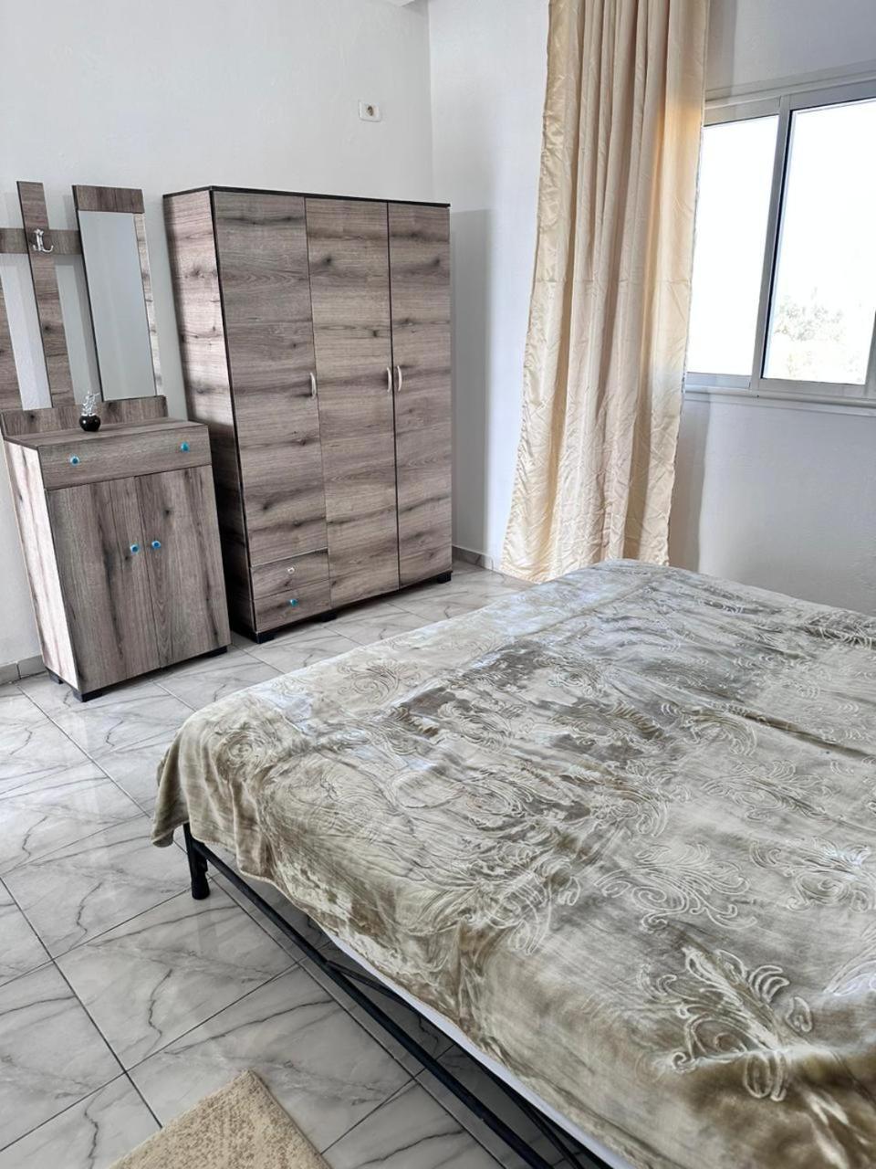 Dyar Amina Apartment Мидун Екстериор снимка