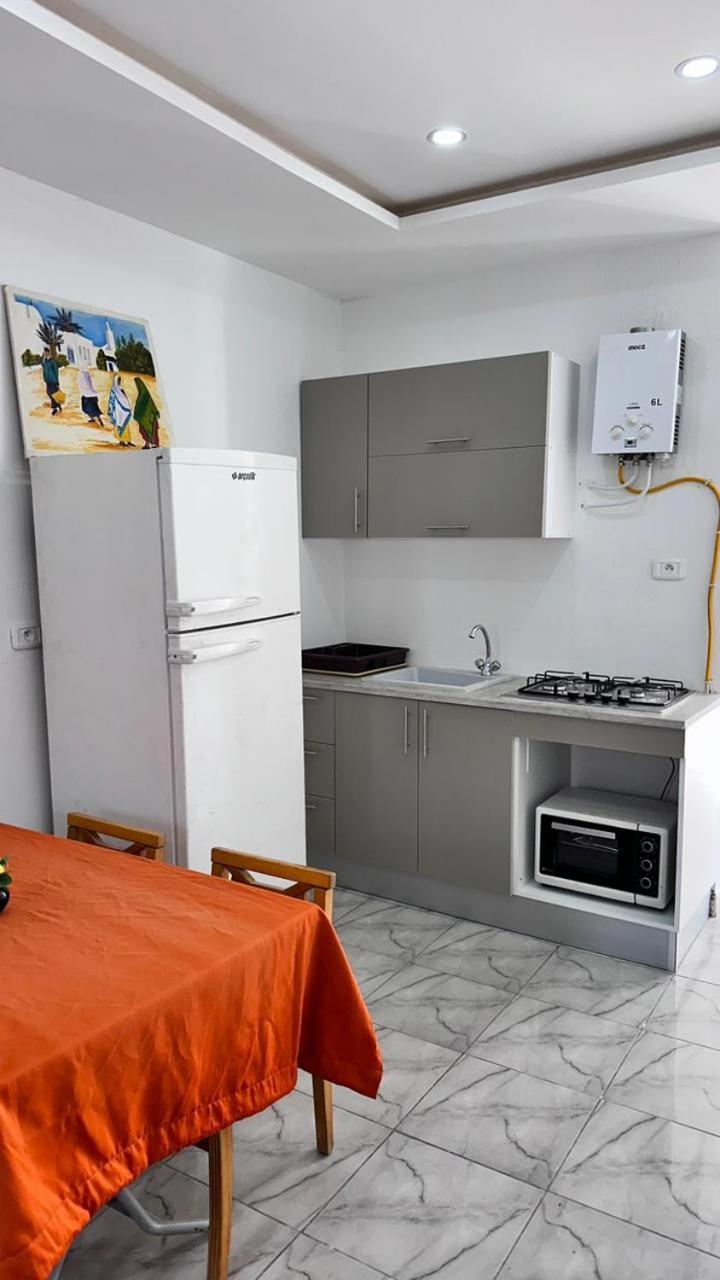 Dyar Amina Apartment Мидун Екстериор снимка